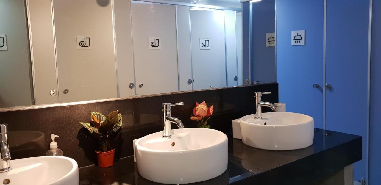 Reddoorz Hostel Near St. Joseph'S Cathedral Ханой Екстериор снимка